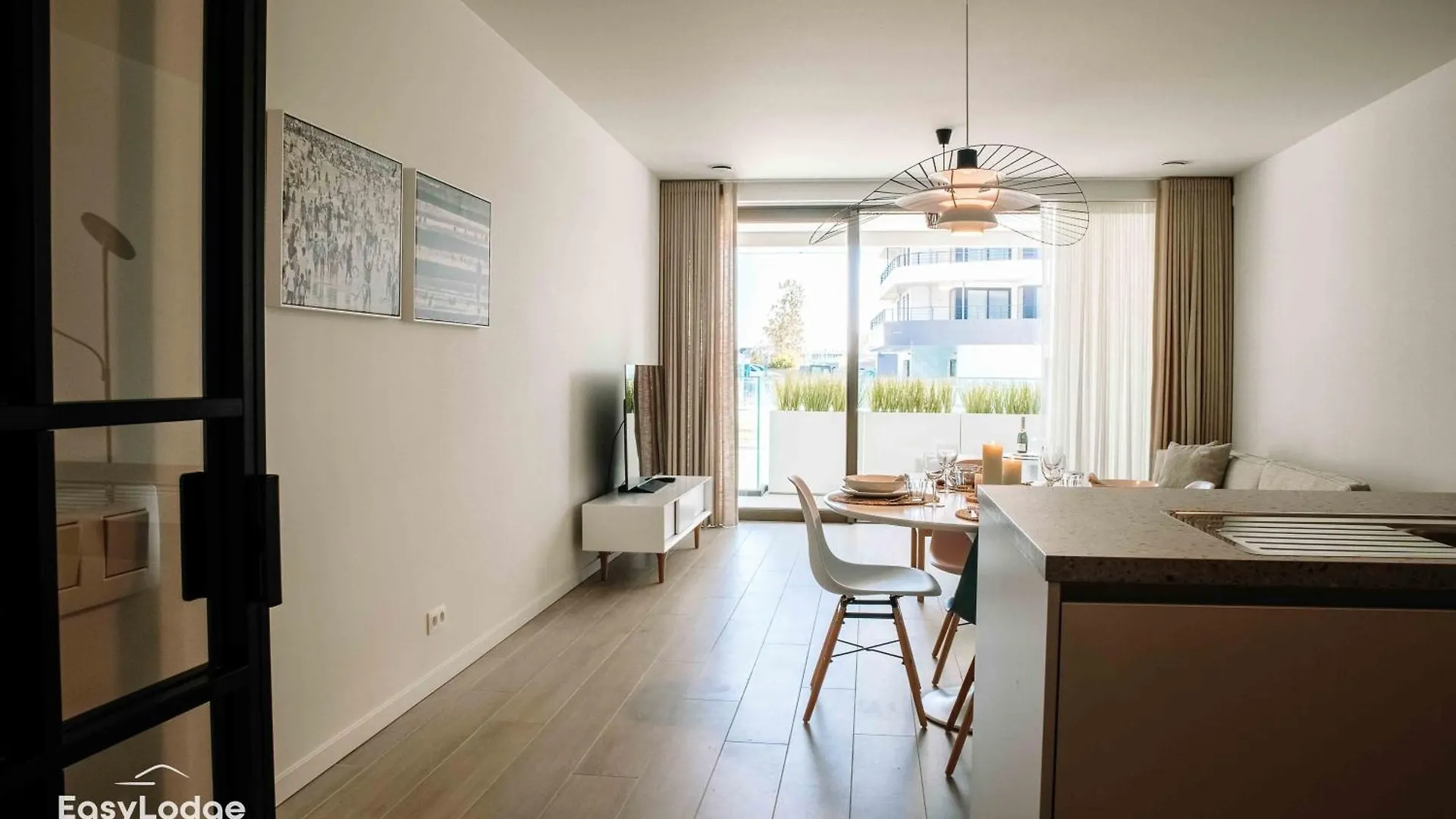 Nieuw Appartement Vlakbij Het Strand Met Terras En Privegarage Ostende Belgien