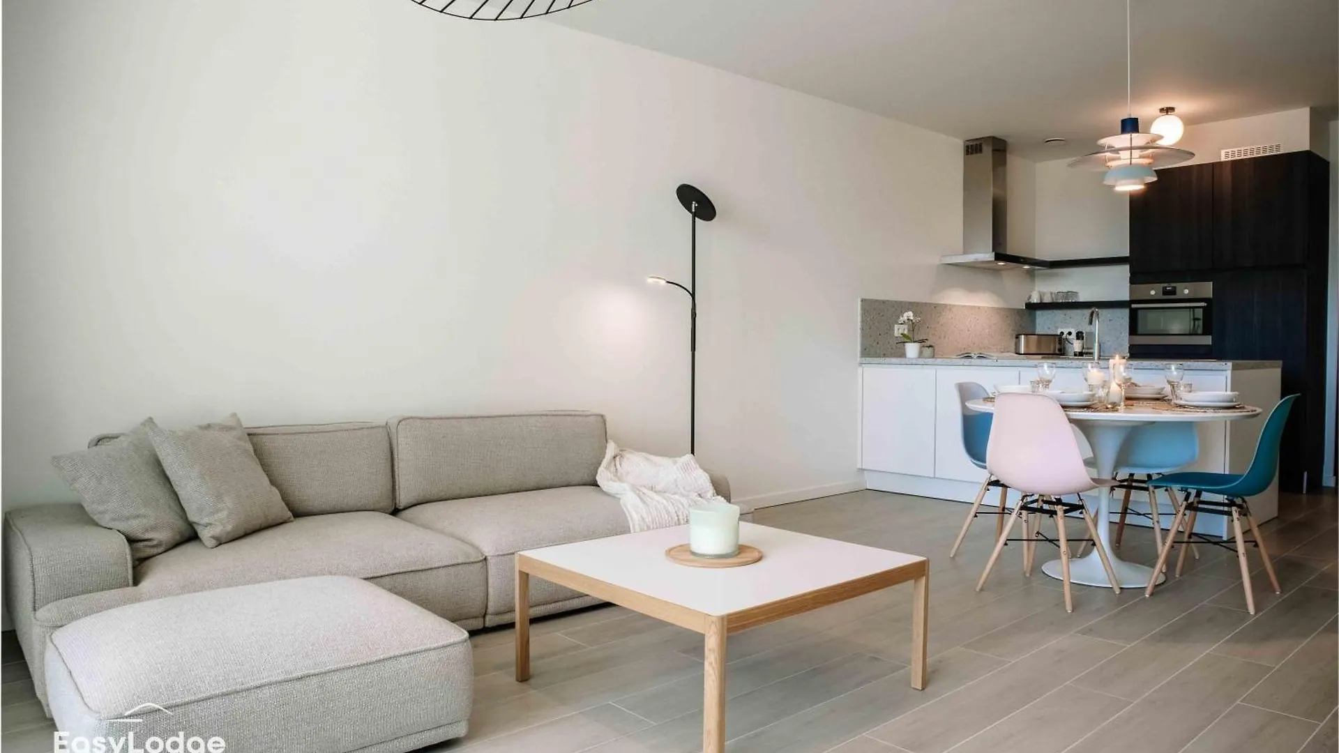 Nieuw Appartement Vlakbij Het Strand Met Terras En Privegarage Ostende Apartment
